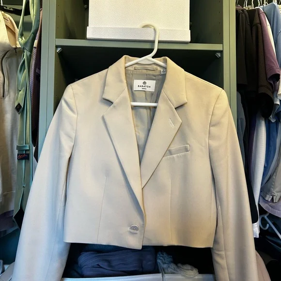 Babaton Cream Women's Blazer from Aritzia - Picture 2 of 9